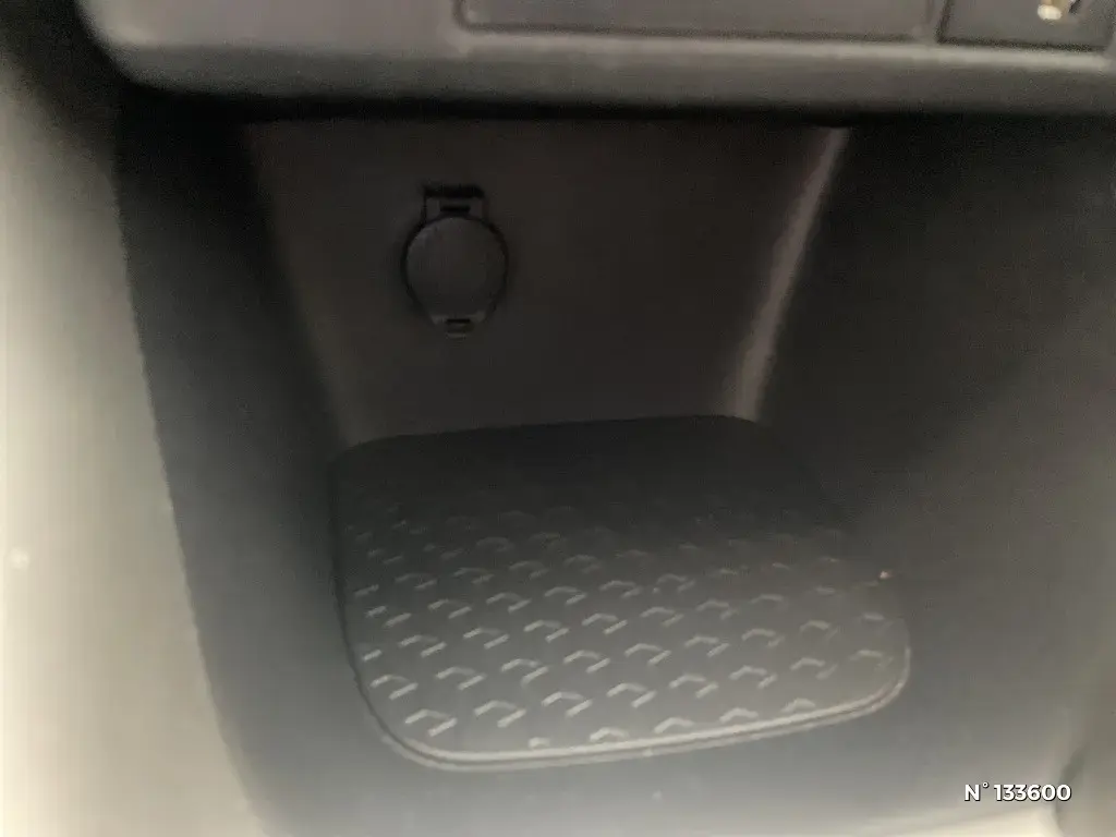 TOYOTA YARIS IV - Miniature 22