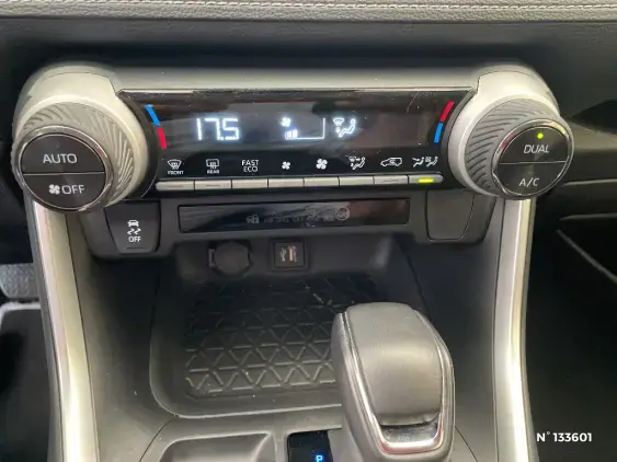 TOYOTA RAV4 V - voiture d'occasion - Photo 15