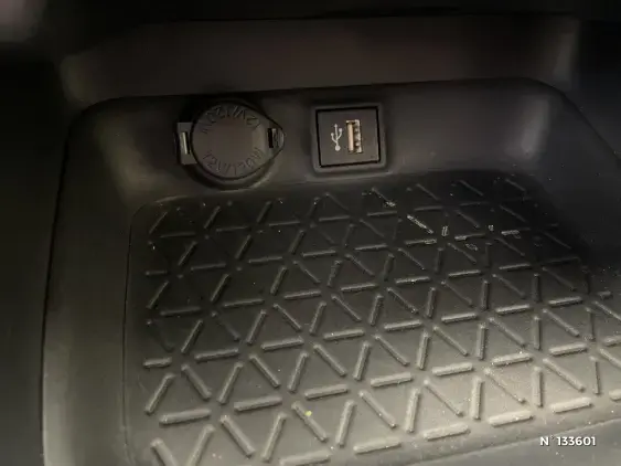 TOYOTA RAV4 V - voiture d'occasion - Photo 40