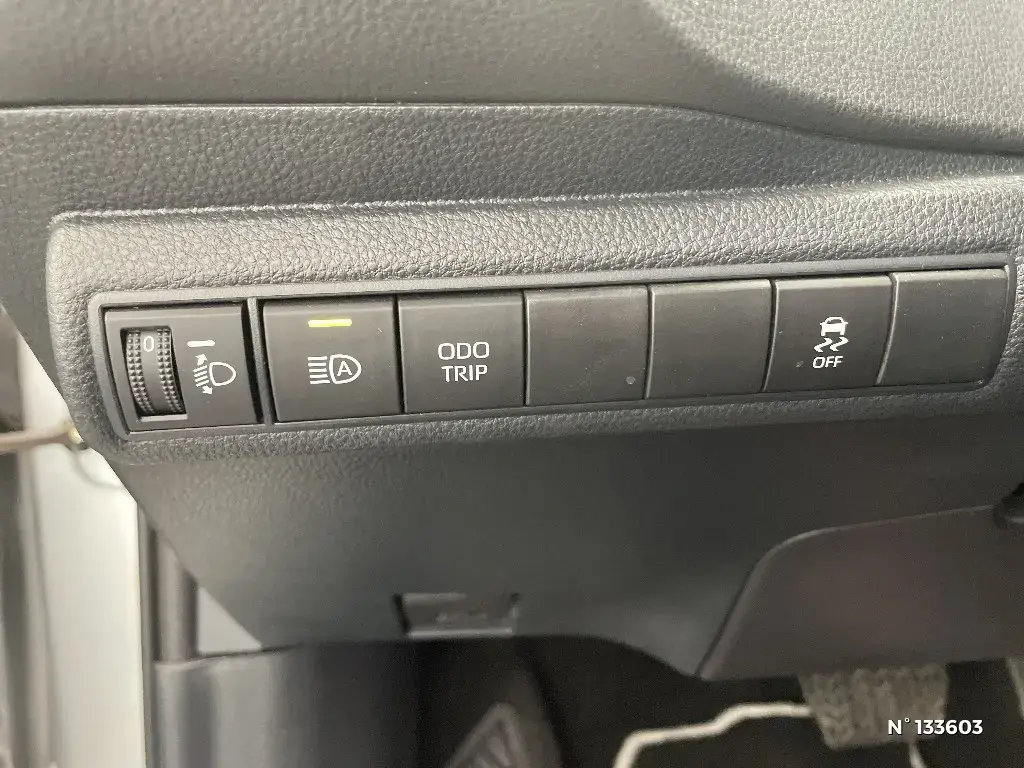 TOYOTA COROLLA XII - Miniature 13