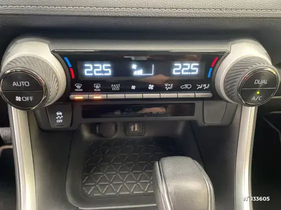 TOYOTA RAV4 V - voiture d'occasion - Photo 32