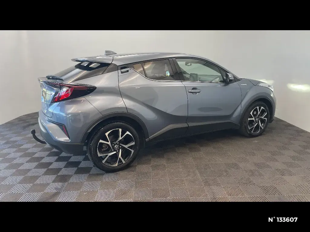 TOYOTA C-HR - Miniature 3