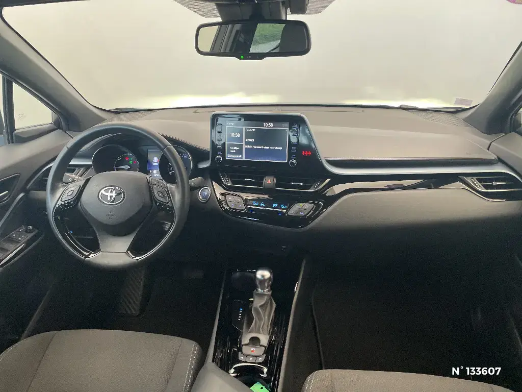TOYOTA C-HR - Miniature 6