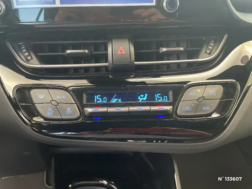 TOYOTA C-HR - Miniature 11