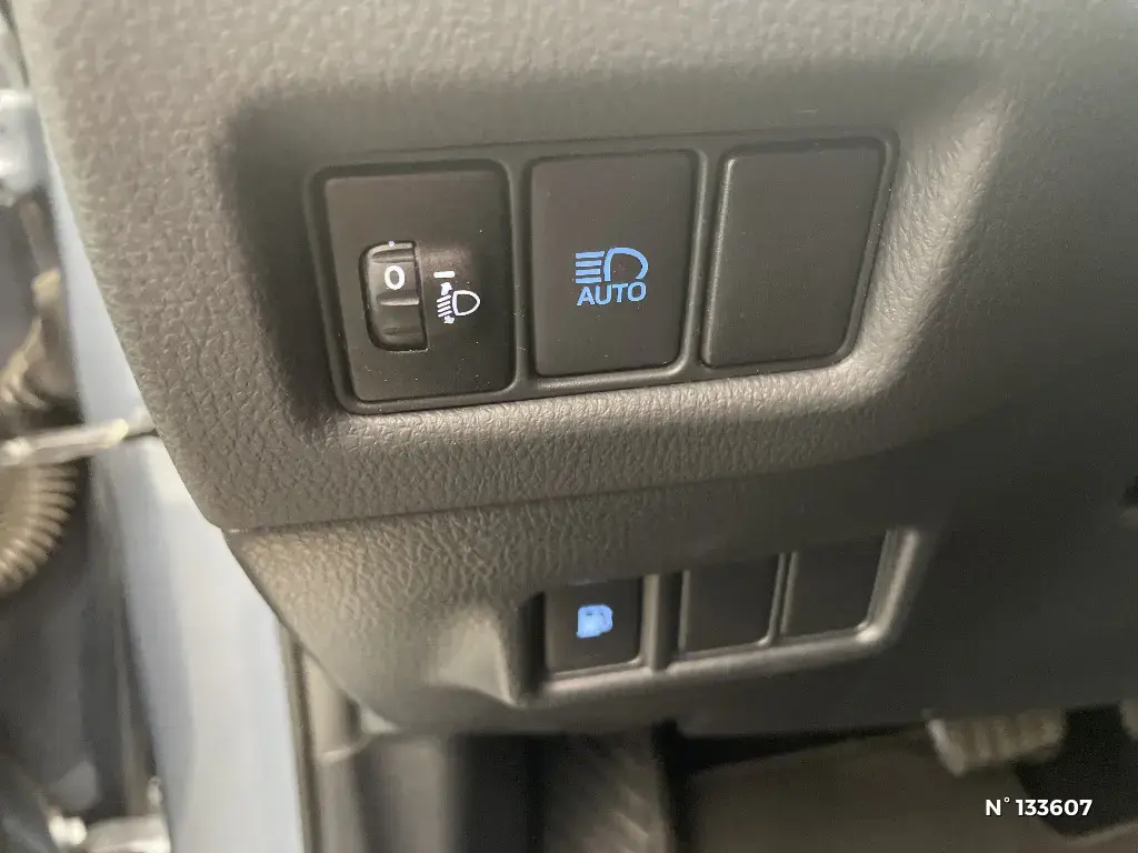 TOYOTA C-HR - Miniature 13