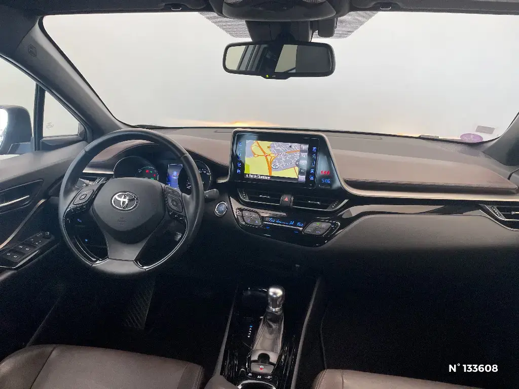 TOYOTA C-HR - Miniature 6