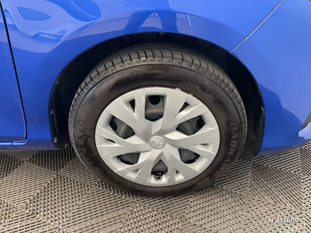 TOYOTA YARIS III - Miniature 5