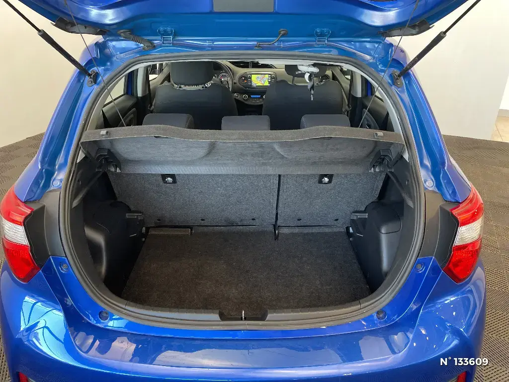TOYOTA YARIS III - Miniature 10