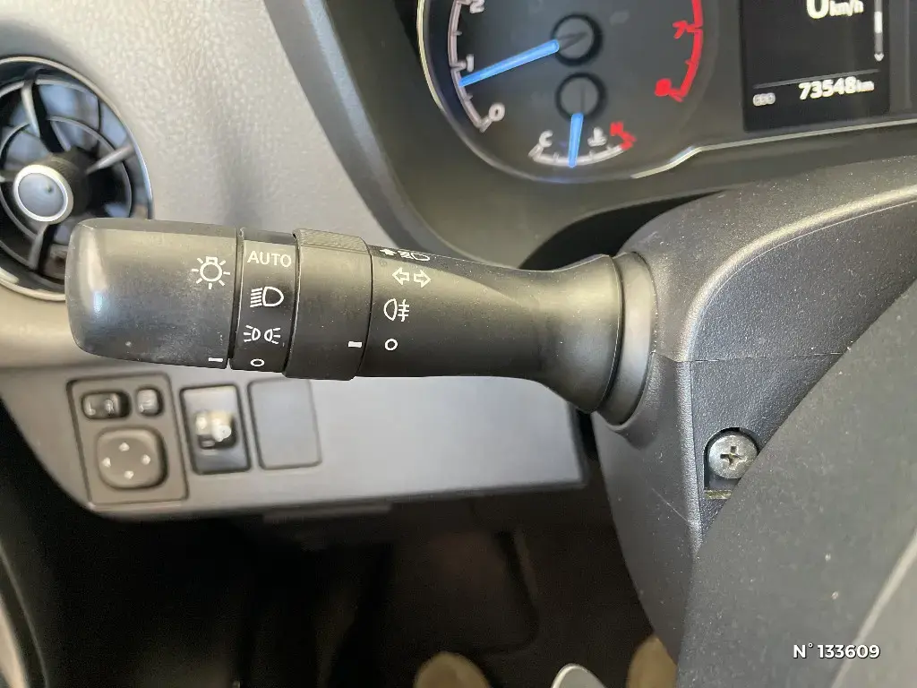 TOYOTA YARIS III - Miniature 18