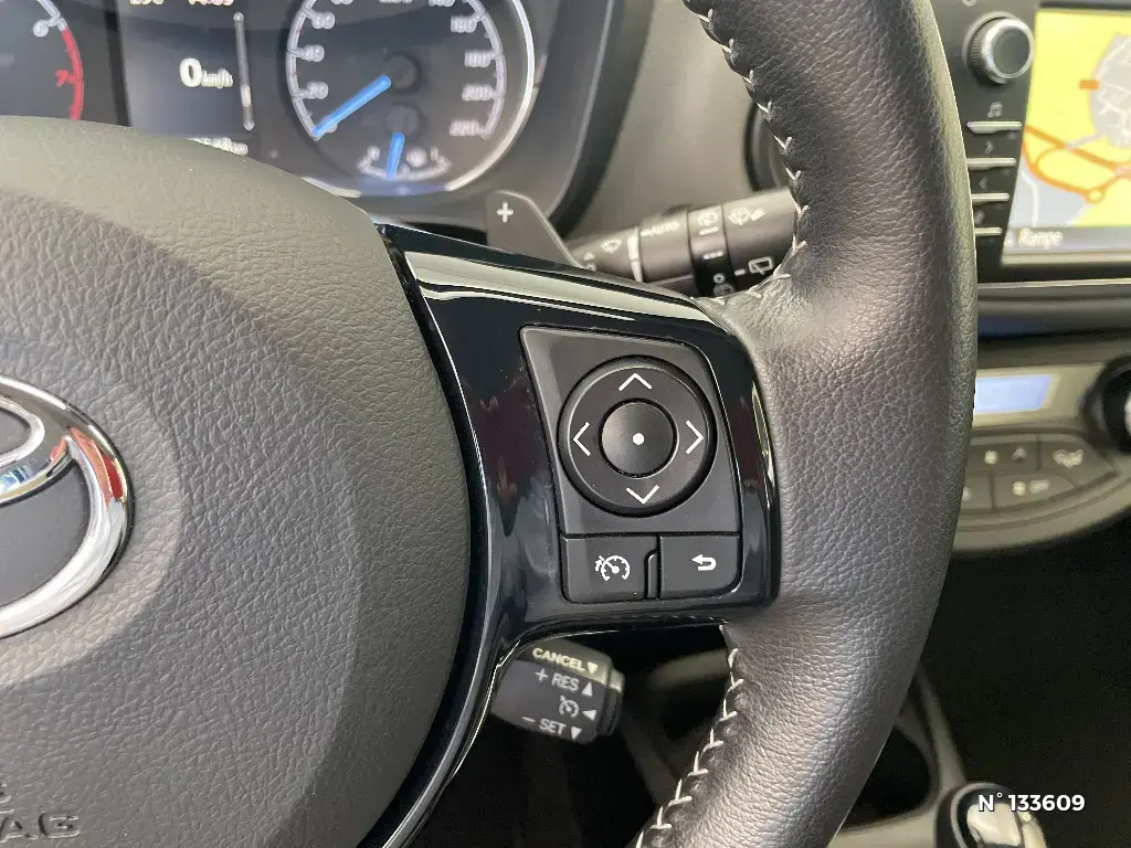 TOYOTA YARIS III - Miniature 19
