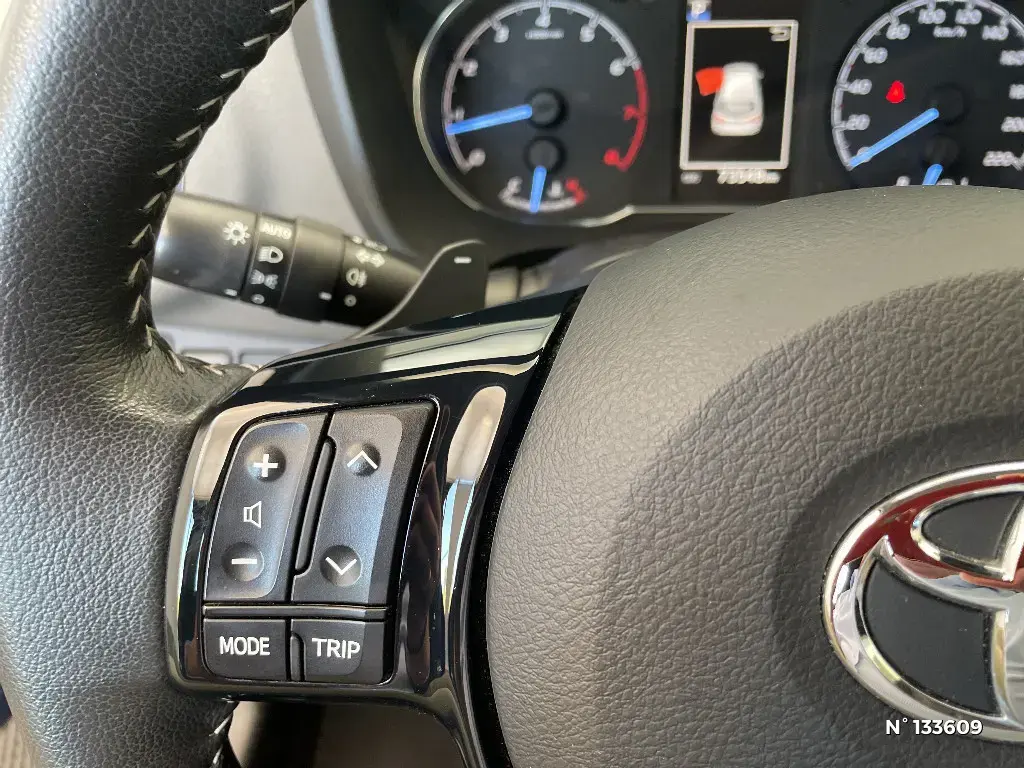 TOYOTA YARIS III - Miniature 20