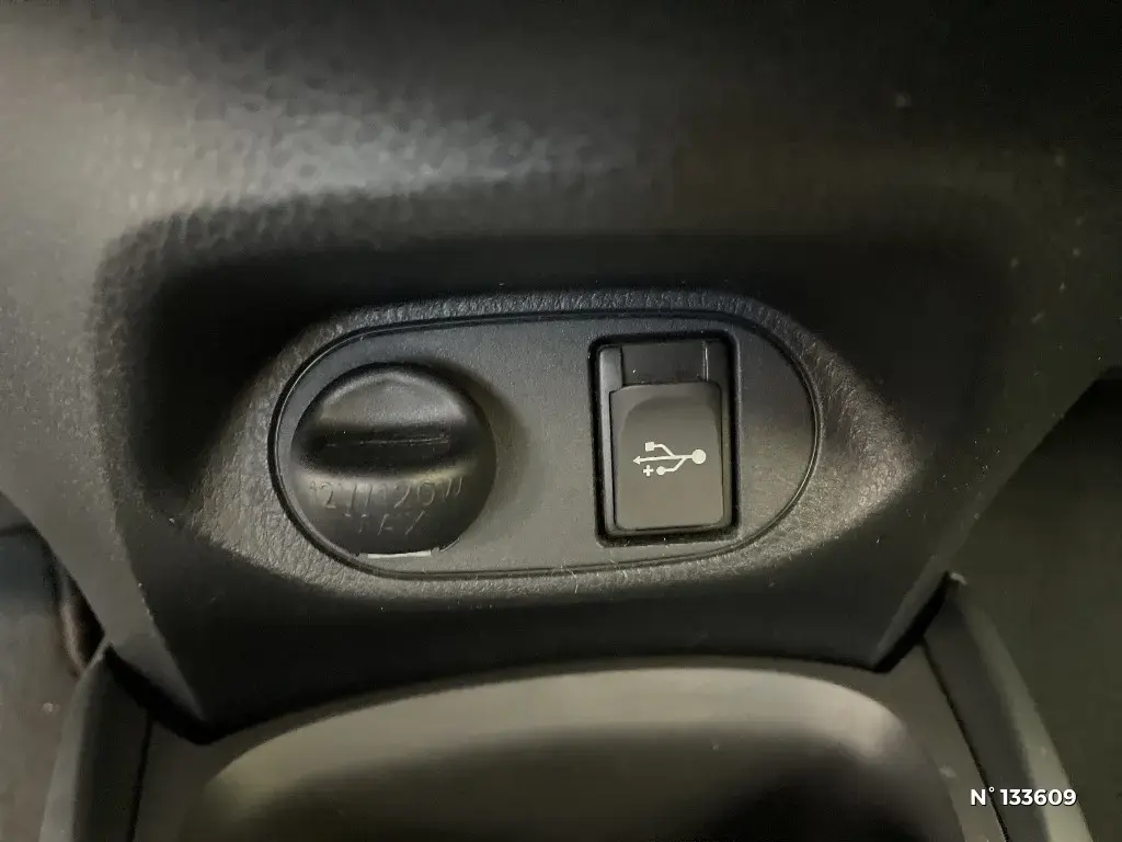 TOYOTA YARIS III - Miniature 22