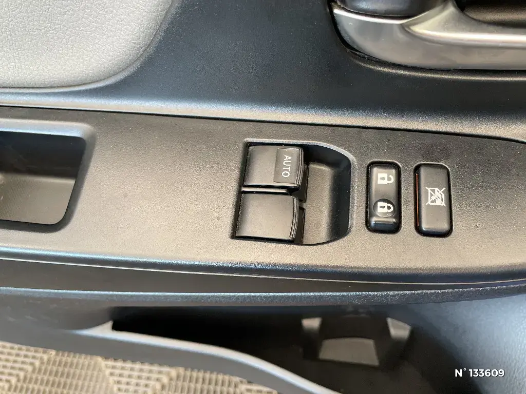 TOYOTA YARIS III - Miniature 25