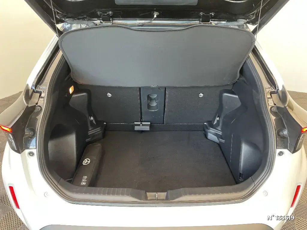 TOYOTA YARIS CROSS I - Miniature 10