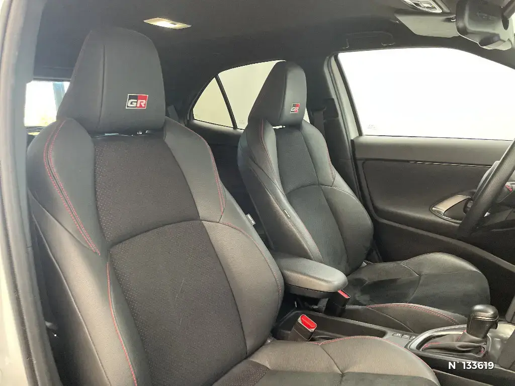 TOYOTA YARIS CROSS I - Miniature 13