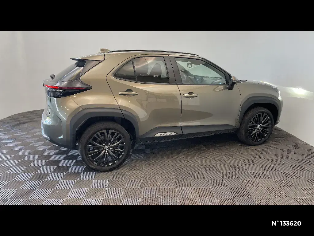 TOYOTA YARIS CROSS I - Miniature 3