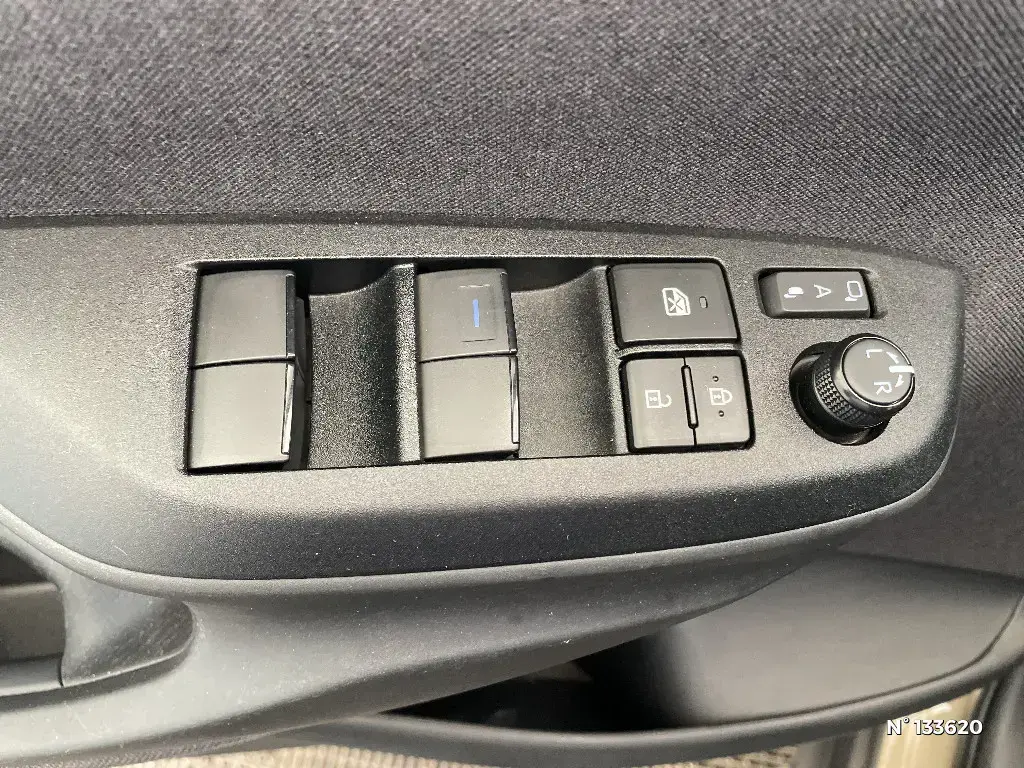 TOYOTA YARIS CROSS I - Miniature 13