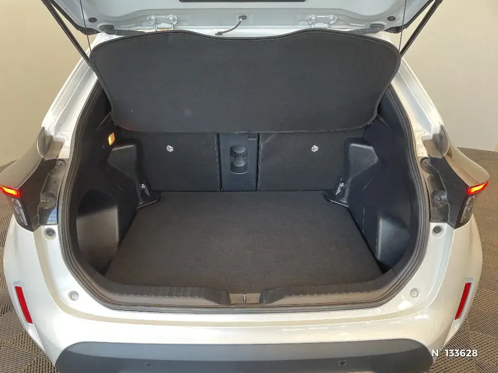 TOYOTA YARIS CROSS I - Miniature 10
