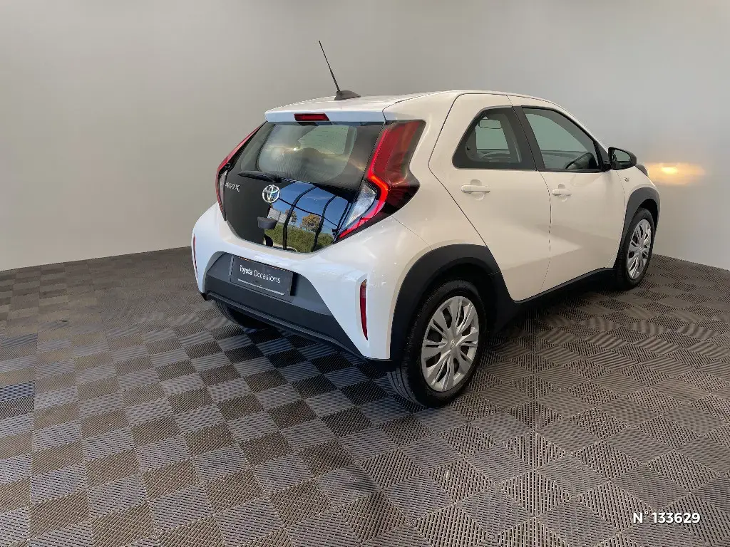 TOYOTA AYGO X - Miniature 2
