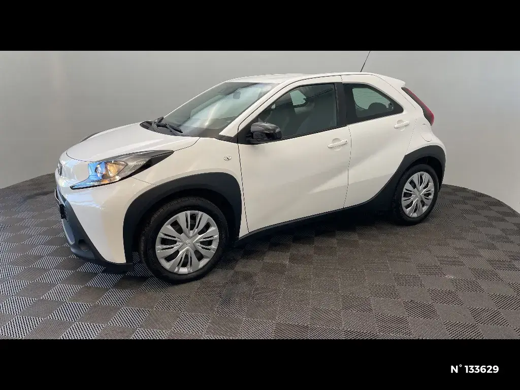 TOYOTA AYGO X - Miniature 4