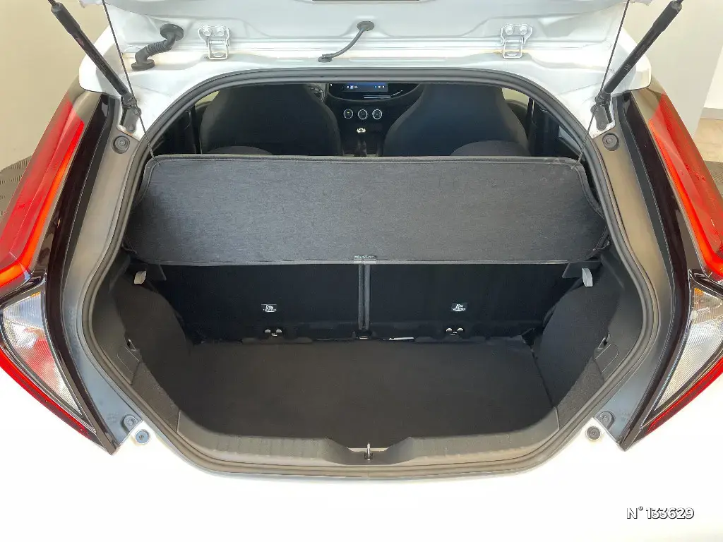 TOYOTA AYGO X - Miniature 10
