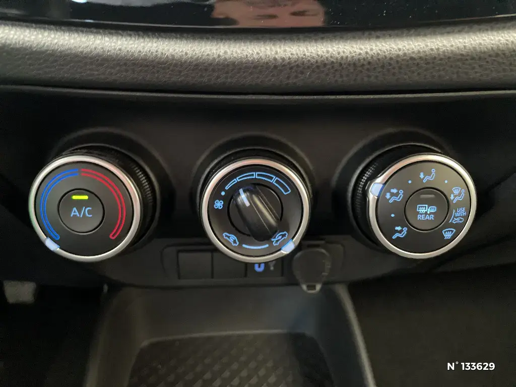 TOYOTA AYGO X - Miniature 11