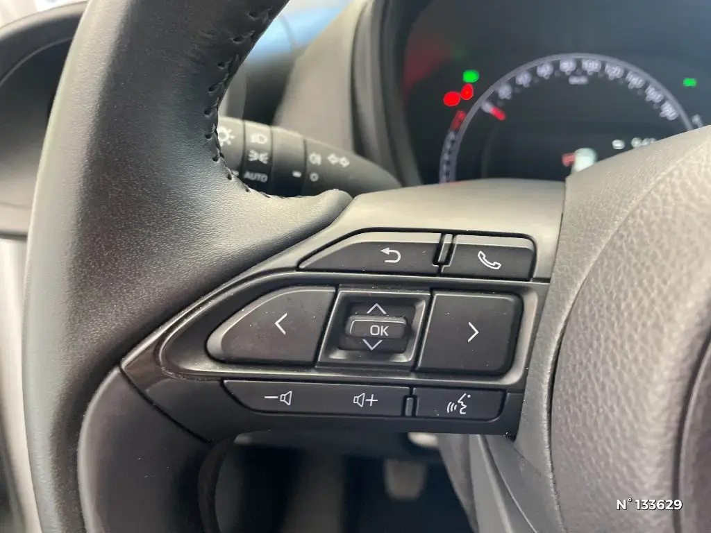 TOYOTA AYGO X - Miniature 16