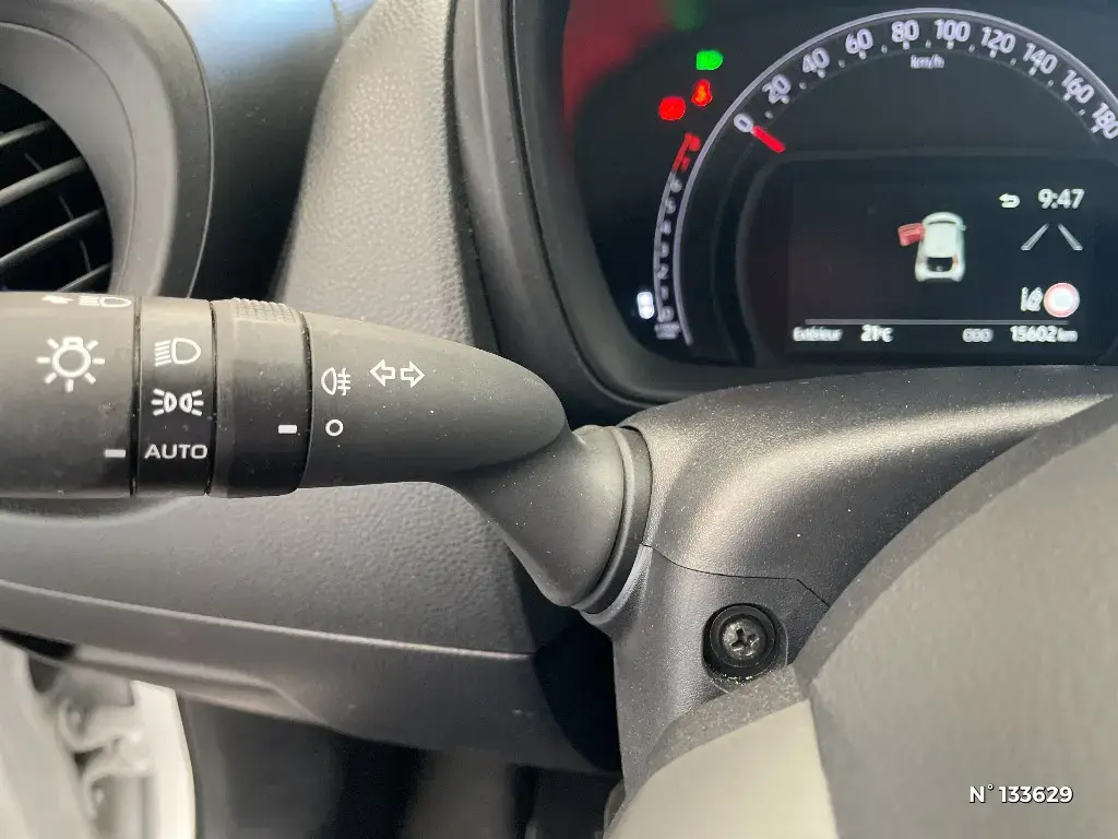 TOYOTA AYGO X - Miniature 18
