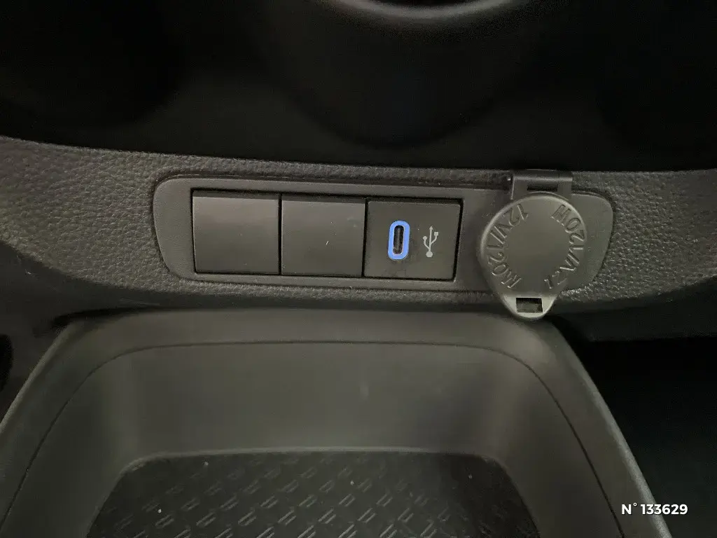 TOYOTA AYGO X - Miniature 19