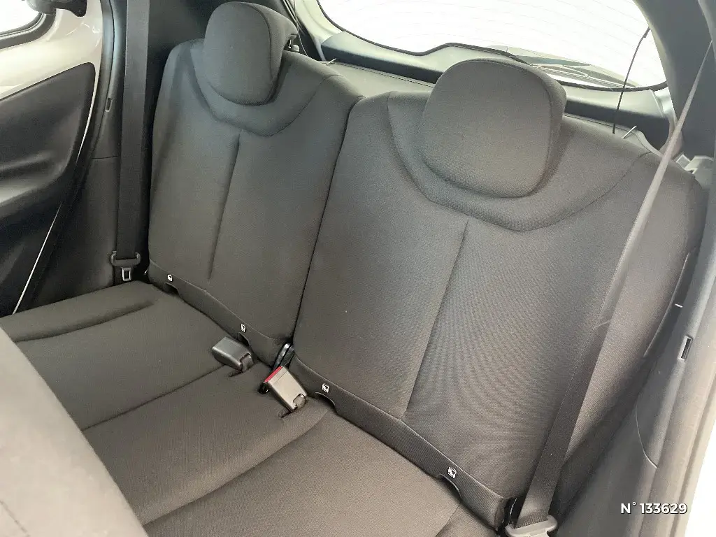 TOYOTA AYGO X - Miniature 24