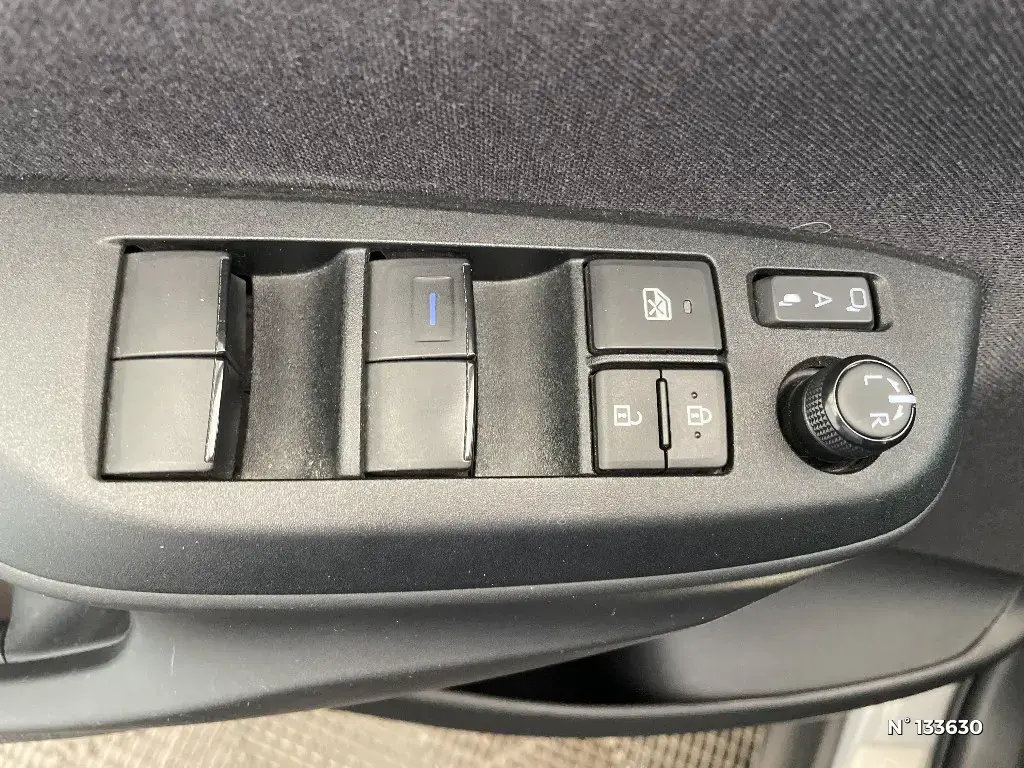 TOYOTA YARIS CROSS I - Miniature 13