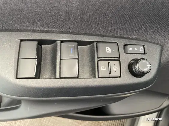 TOYOTA YARIS CROSS I - voiture d'occasion - Photo 32