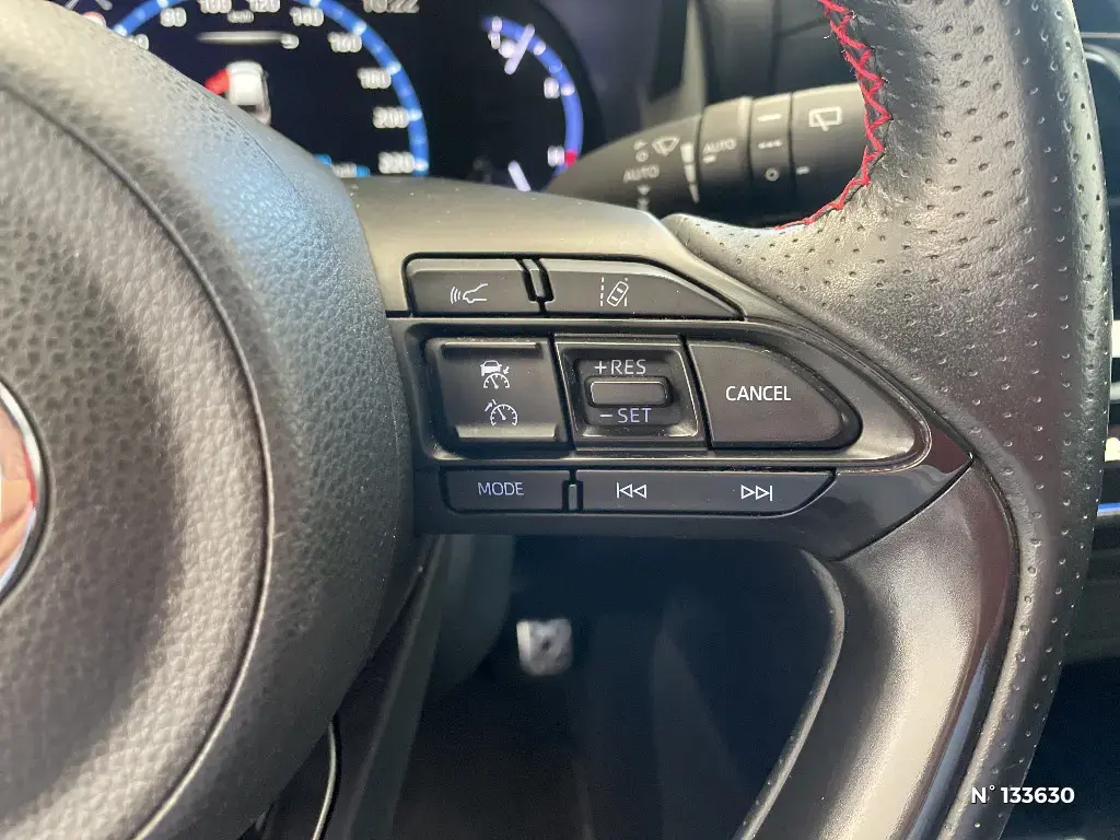 TOYOTA YARIS CROSS I - Miniature 16