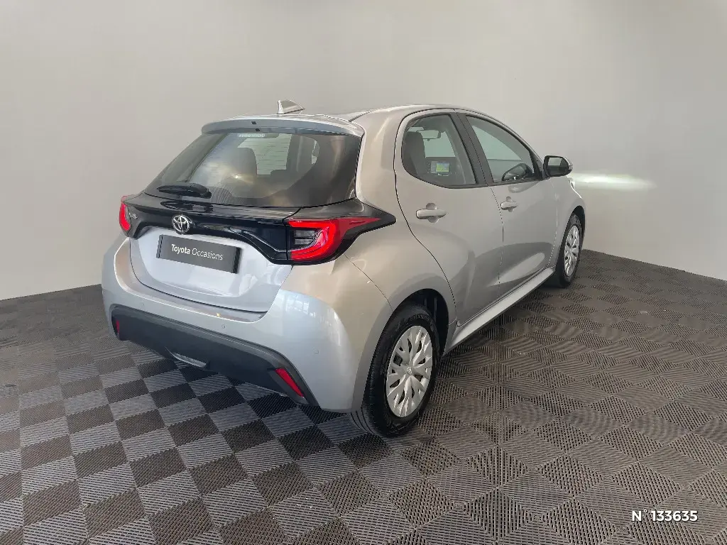 TOYOTA YARIS IV - Miniature 2
