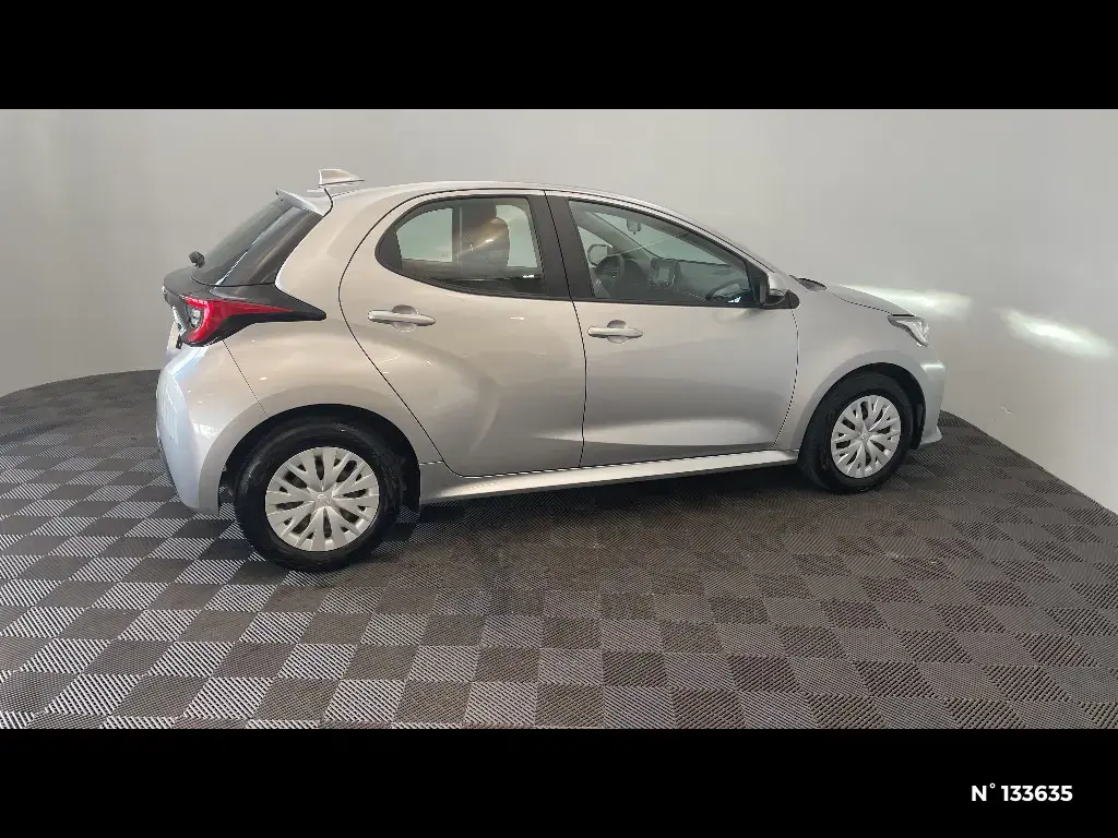 TOYOTA YARIS IV - Miniature 3