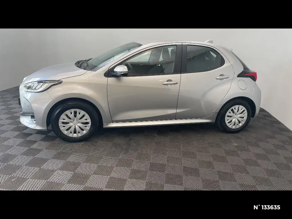 TOYOTA YARIS IV - Miniature 4