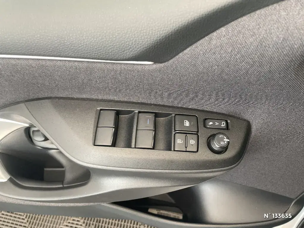 TOYOTA YARIS IV - Miniature 12