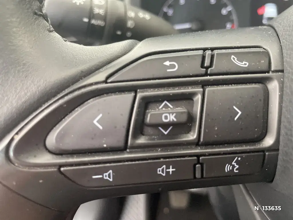 TOYOTA YARIS IV - Miniature 13
