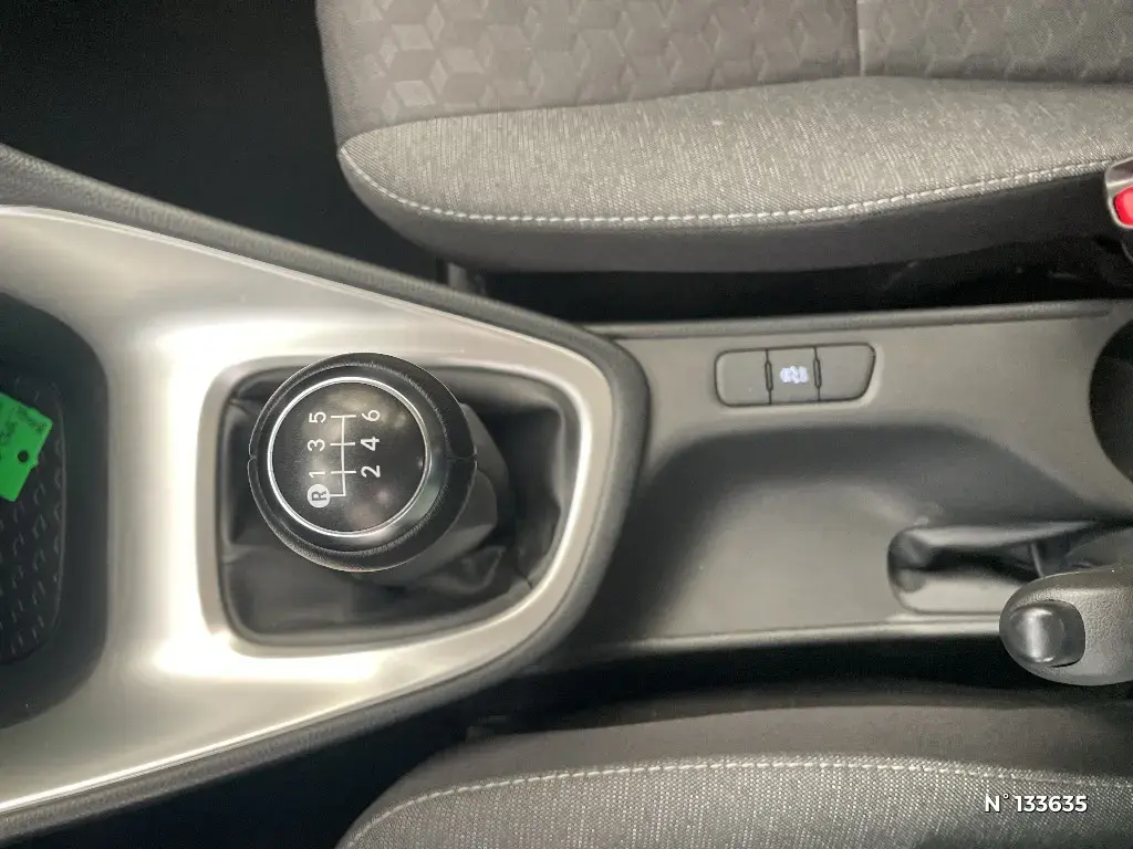TOYOTA YARIS IV - Miniature 17