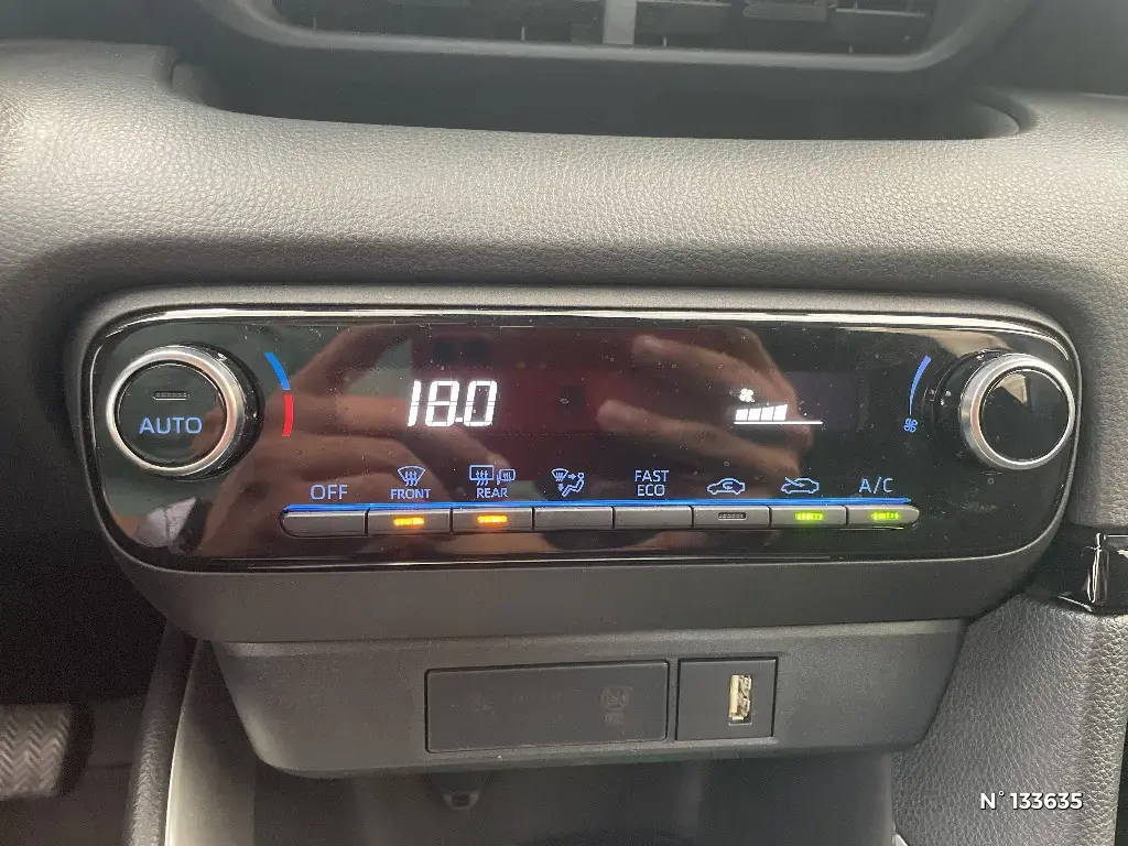 TOYOTA YARIS IV - Miniature 18