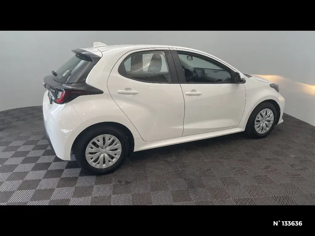 TOYOTA YARIS IV - Miniature 3