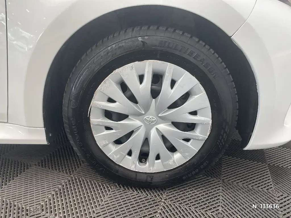 TOYOTA YARIS IV - Miniature 5