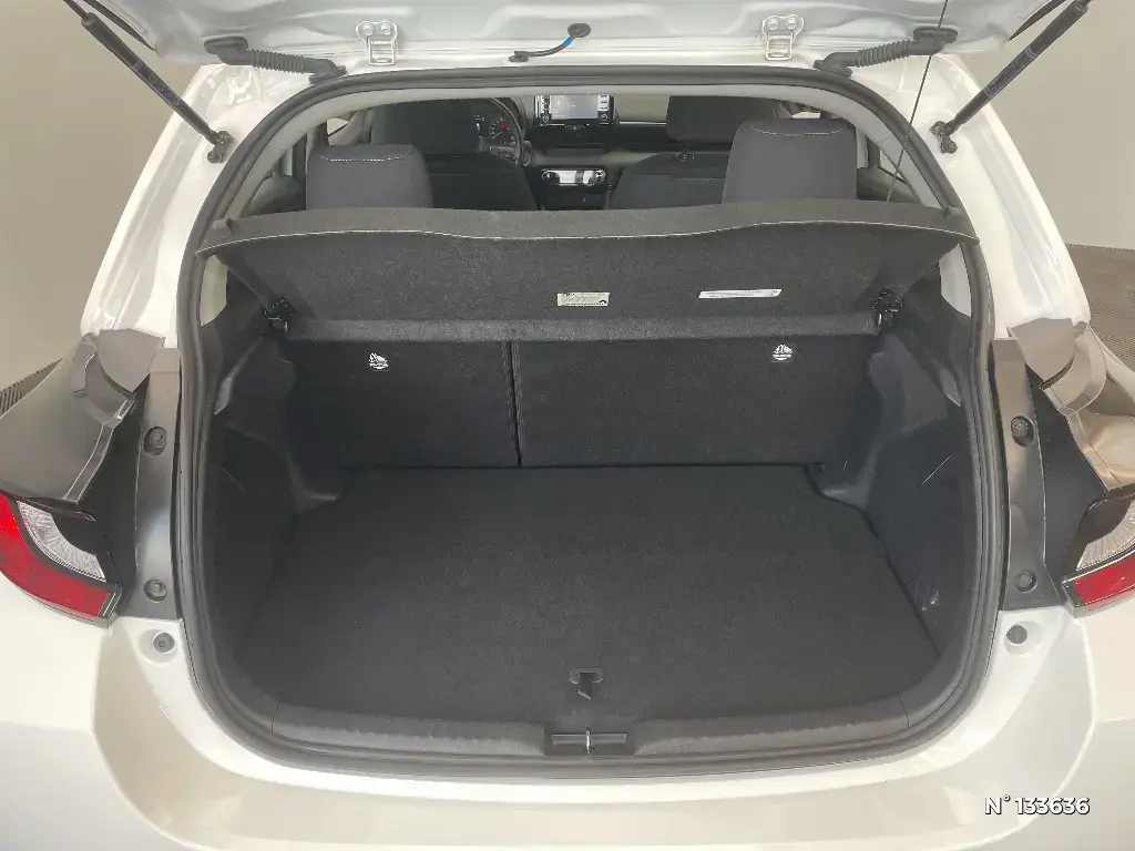 TOYOTA YARIS IV - Miniature 10