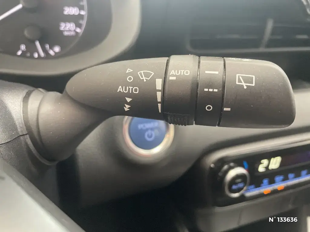 TOYOTA YARIS IV - Miniature 21