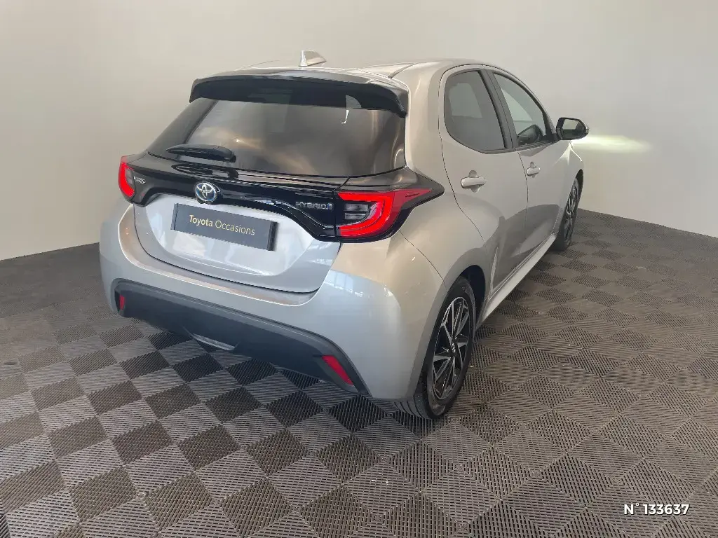 TOYOTA YARIS IV - Miniature 2