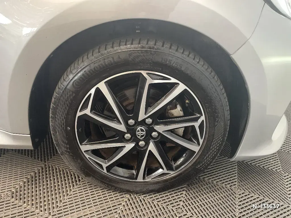 TOYOTA YARIS IV - Miniature 5