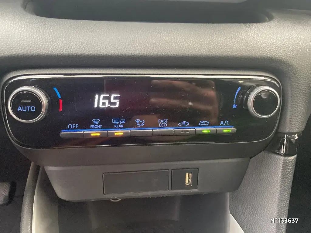 TOYOTA YARIS IV - Miniature 12