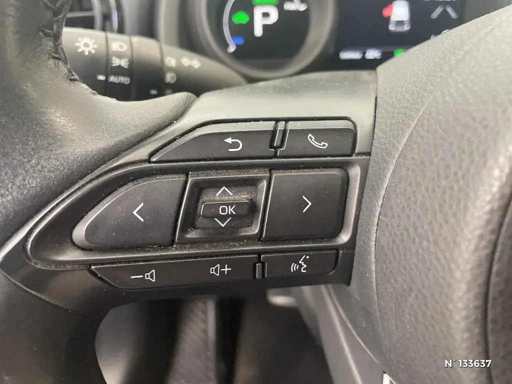 TOYOTA YARIS IV - Miniature 18