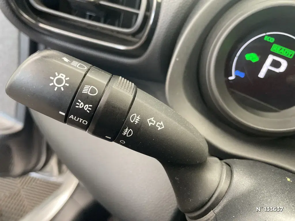 TOYOTA YARIS IV - Miniature 21