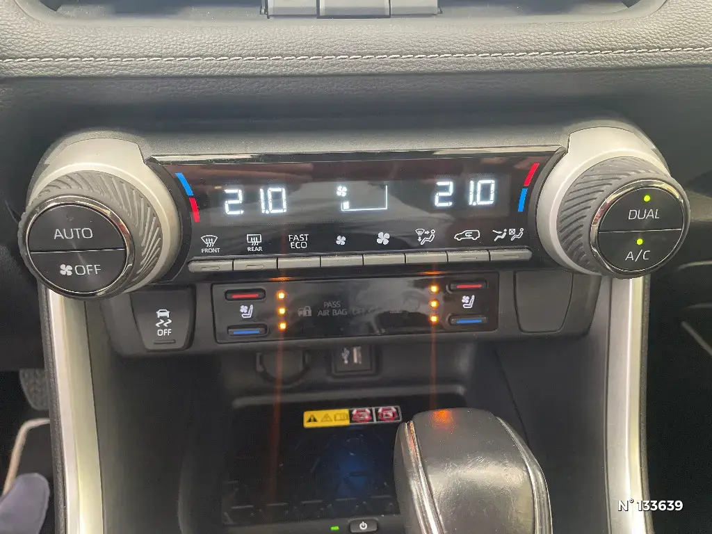 TOYOTA RAV4 V - Miniature 11